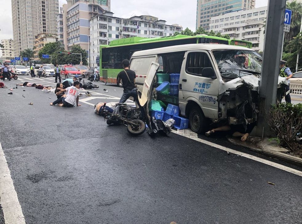 龙海市近期惊现惨烈车祸现场，紧急通报！